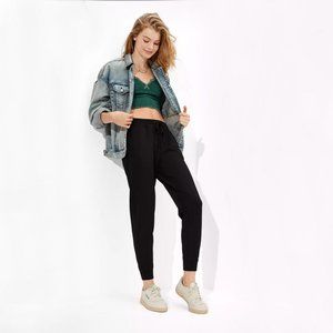 Like New American Eagle Everywhere Black Cotton Joggers with Pockets - Large